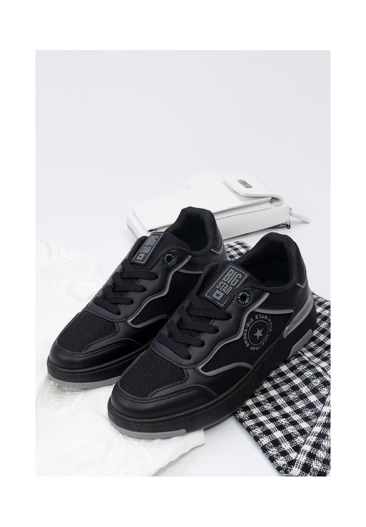 Sneakersy Damskie BIG STAR Czarne z siatką LL274443