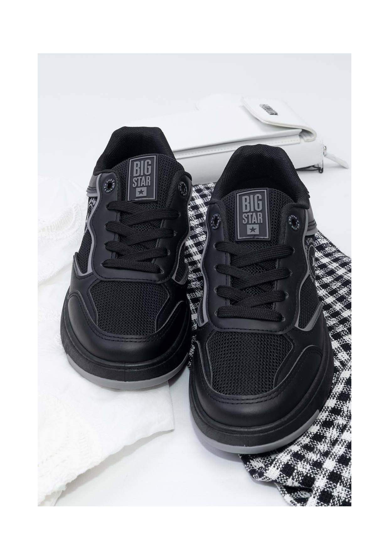 Sneakersy Damskie BIG STAR Czarne z siatką LL274443