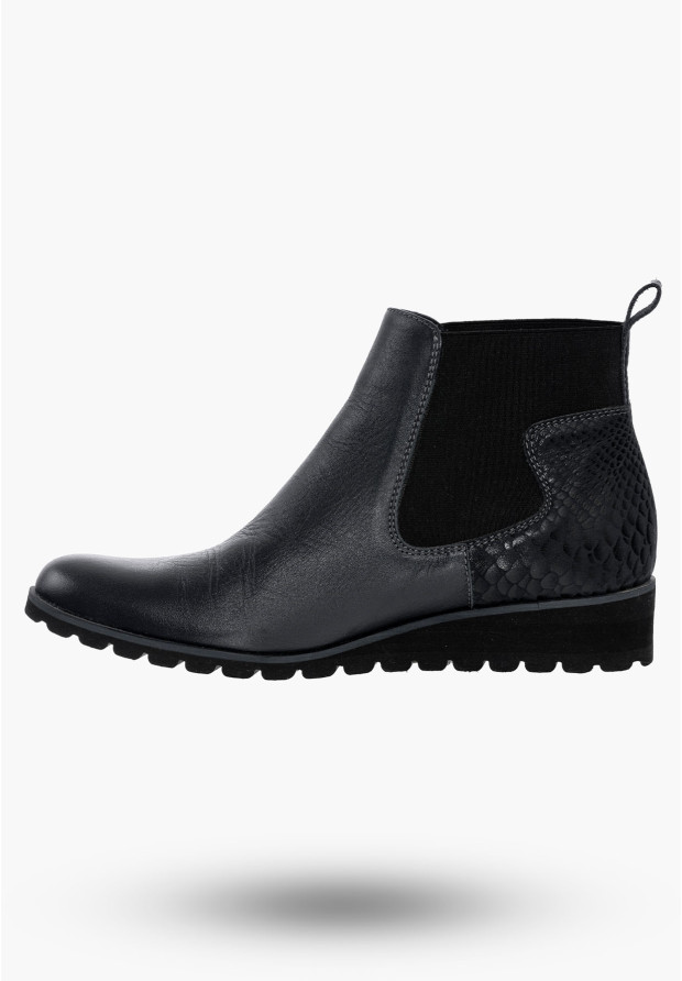 Buty Damskie Botki Granatowe Ze Skóry Naturalnej Na Koturnie Na Zimę 829