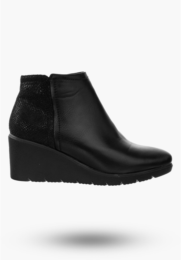 Buty Damskie Botki Ze Skóry Ekologicznej Ocieplane Czarne Na Koturnie Na Zimę MR1598-2