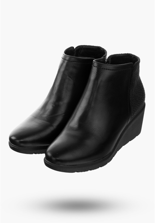 Buty Damskie Botki Ze Skóry Ekologicznej Ocieplane Czarne Na Koturnie Na Zimę MR1598-2
