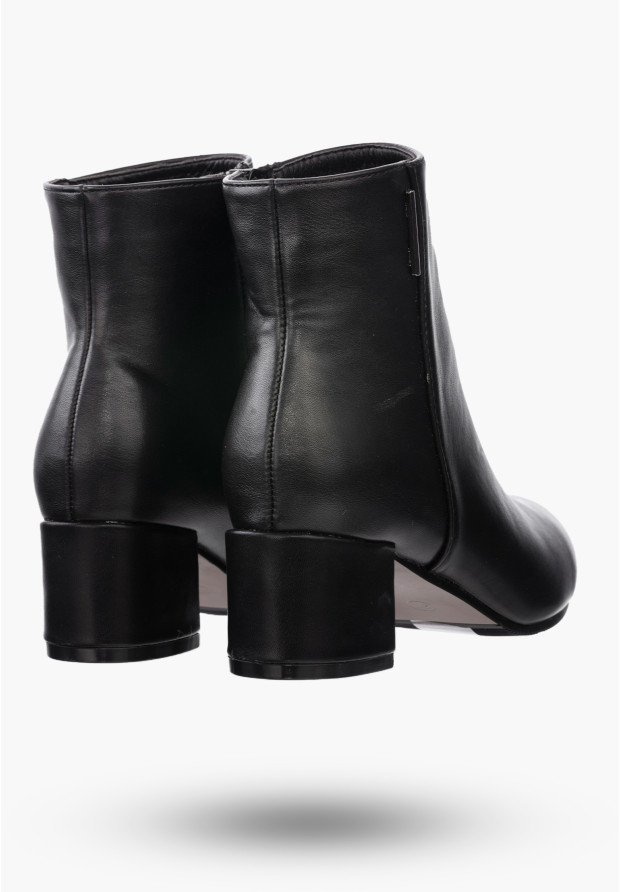 Buty Damskie Botki Ocieplane Czarne ze Skóry Ekologicznej Na Klocku Na Zimę 9BT35-0048-PU