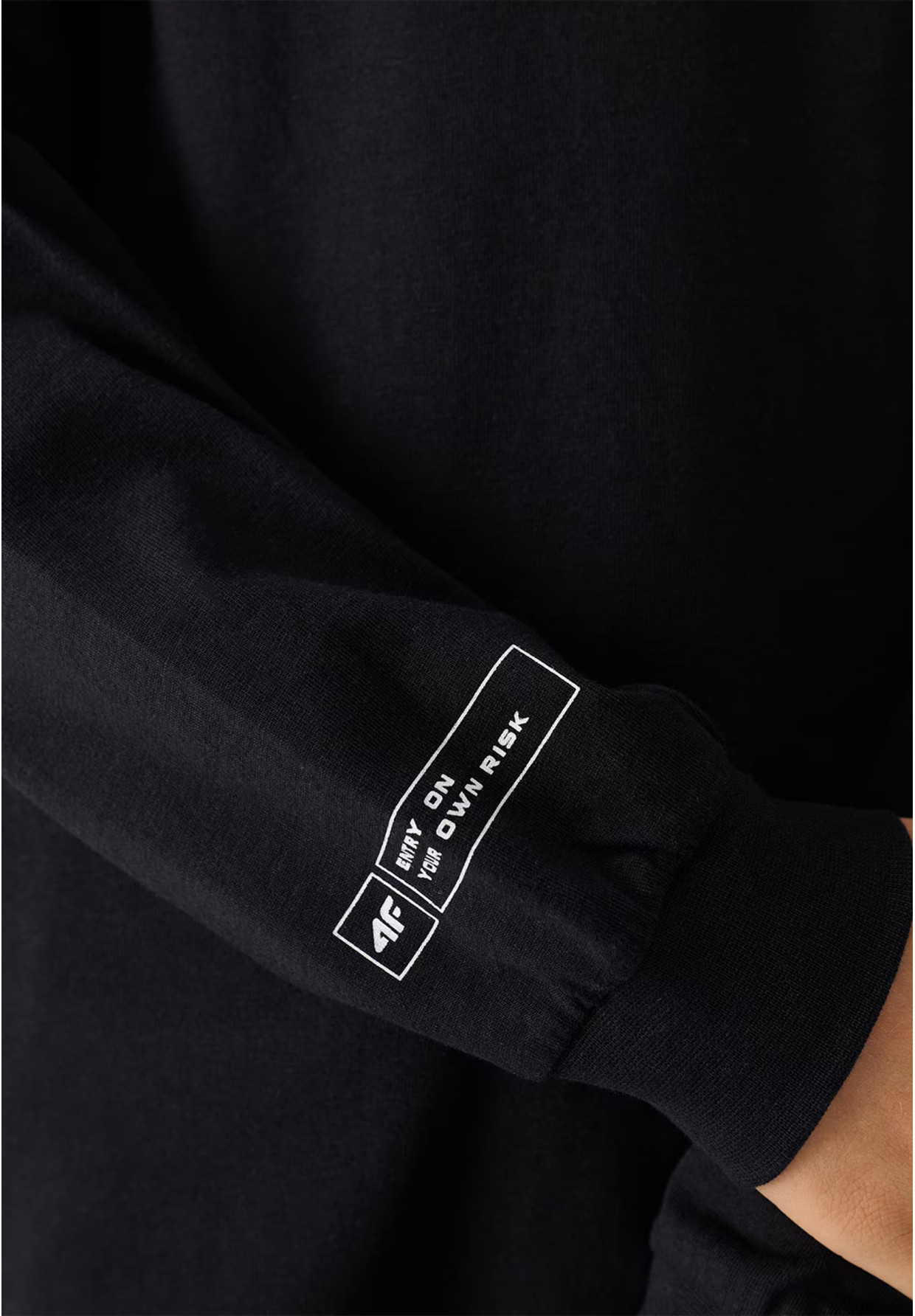 Longsleeve Chłopięcy 4F Regular Z Nadrukiem Czarny 4FJWAW24TLONM294
