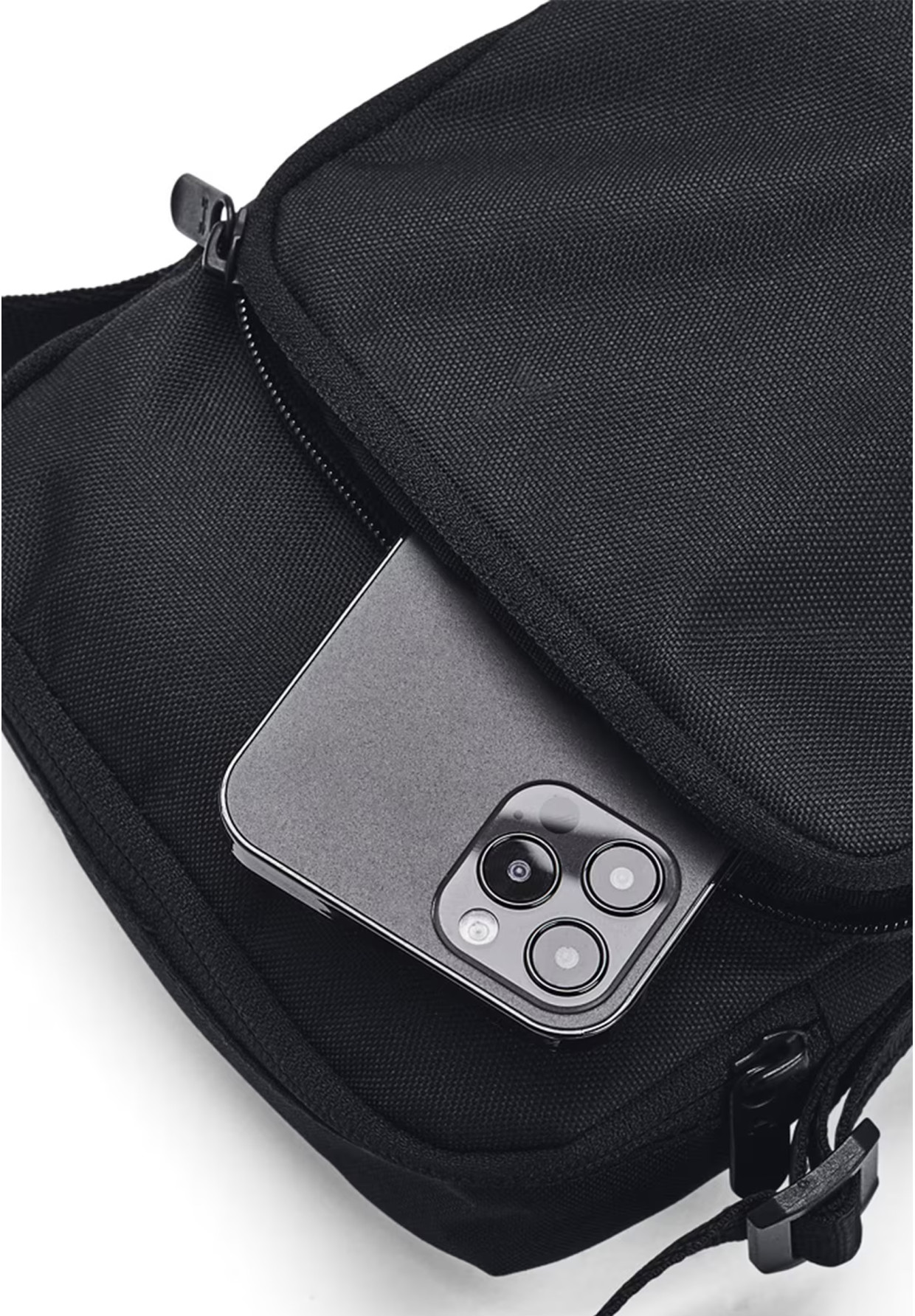 Saszetka Under Armour Crossbody Torba Mała Na Ramię Czarna 1381912-001