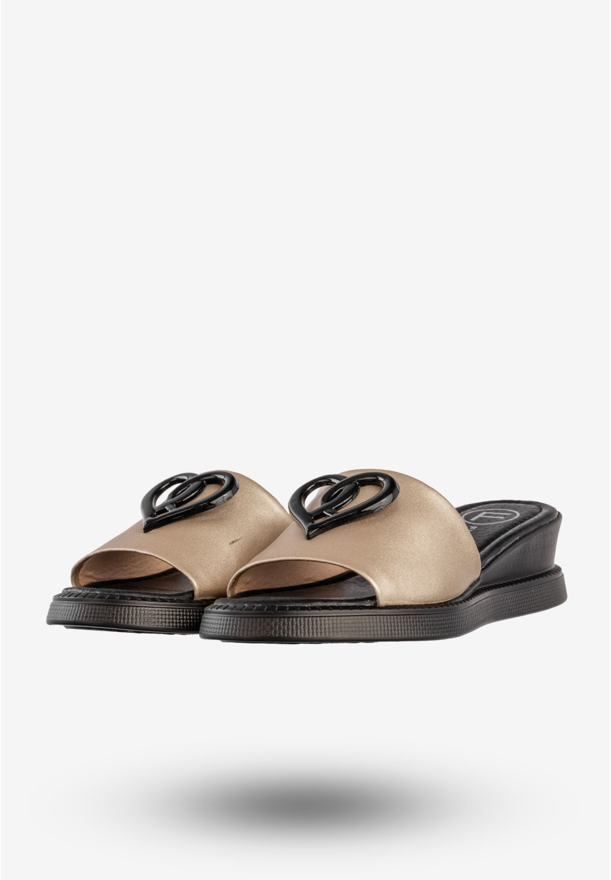 Klapki Damskie Skórzane Buty Na Koturnie Złote Filippo DK6068/24GO