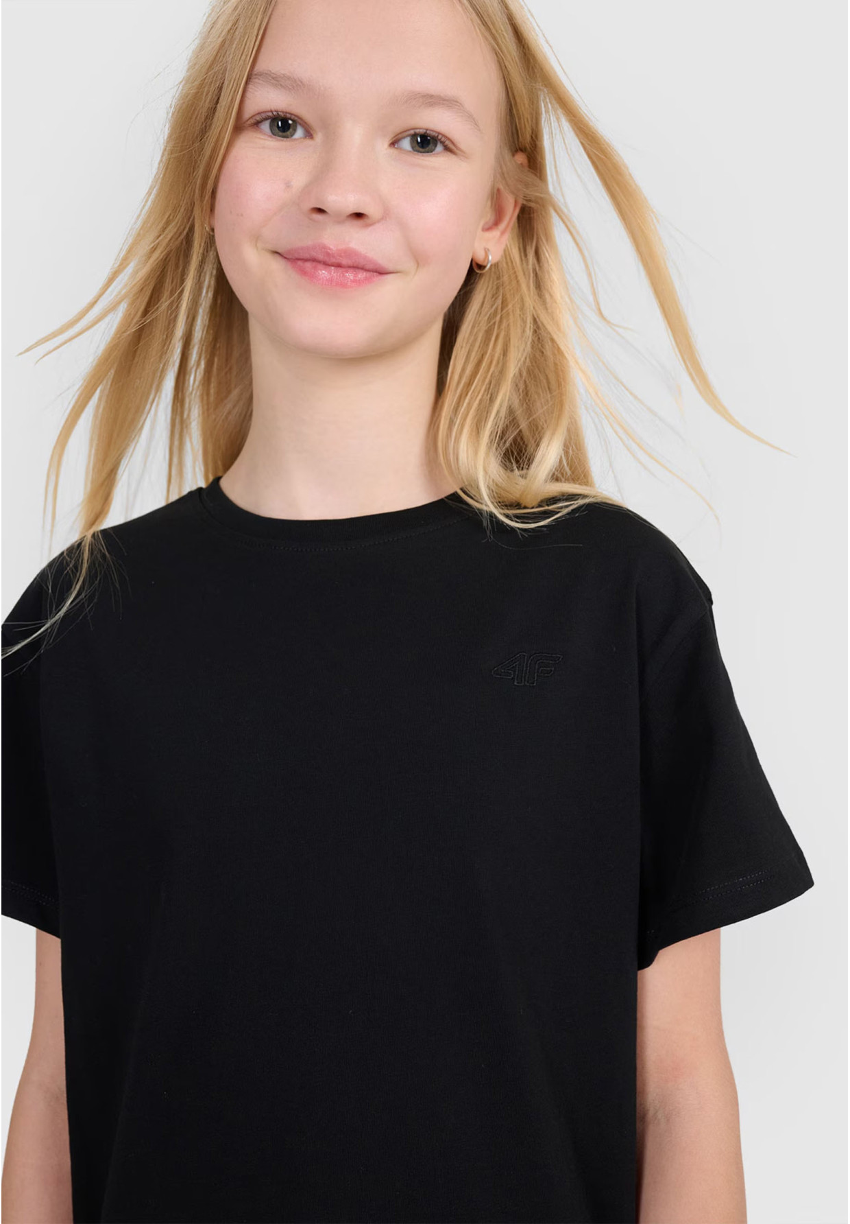 Koszulka Dziewczęca 4F T-shirt Czarny 4FJWMM00TTSHF2332