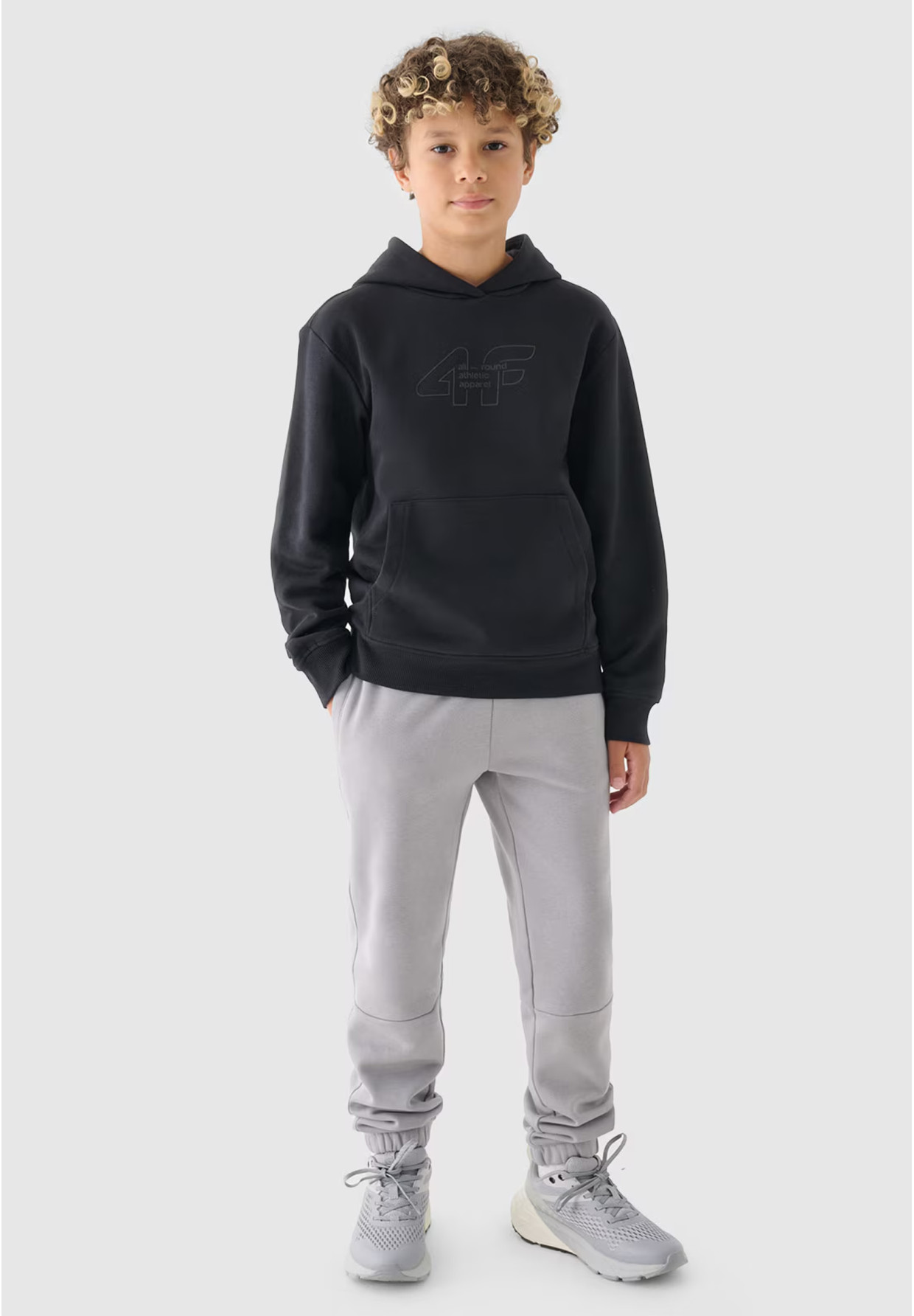 Bluza Chłopięca 4F Z Kapturem Logo Czarna 4FJRAW24TSWSM1828