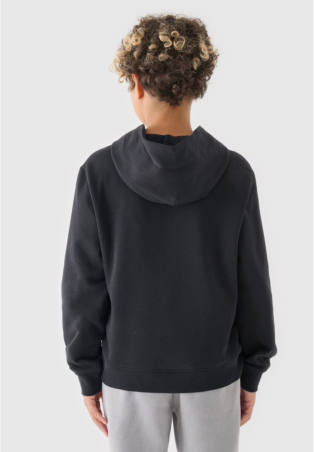 Bluza Chłopięca 4F Z Kapturem Logo Czarna 4FJRAW24TSWSM1828
