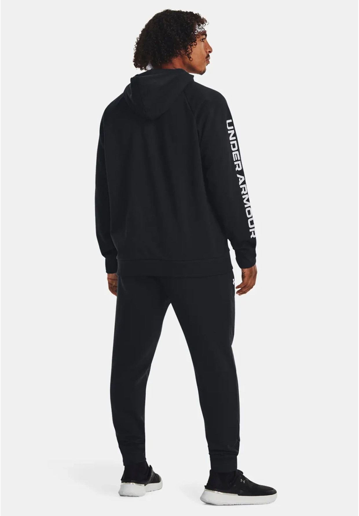 Zestaw dresowy Męski Set Under Armour Sportowy Slim Fit Czarny 1379768-001