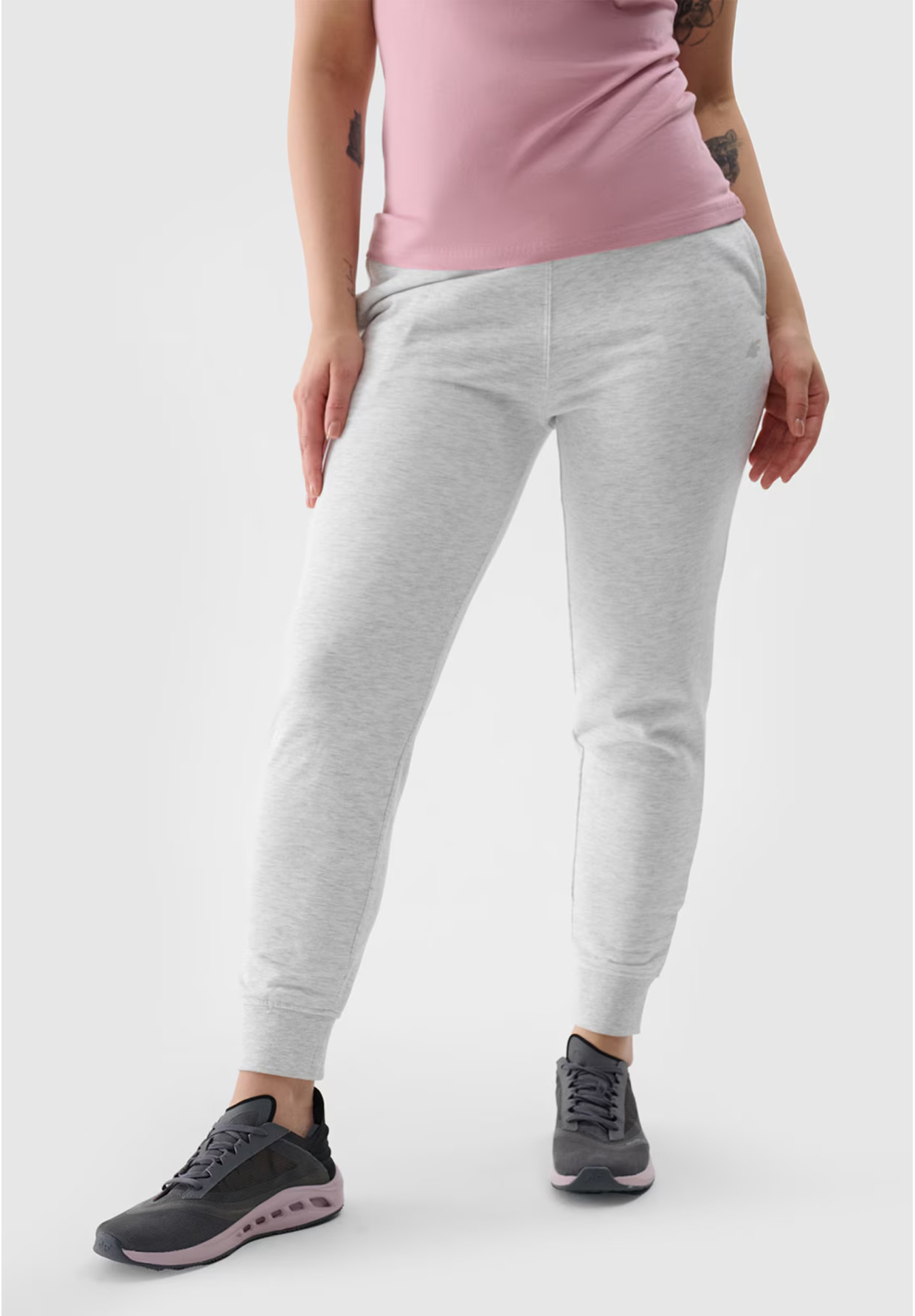 Spodnie Dresowe 4F Damskie Dresy Joggery Szare 4FWSS24TTROF606