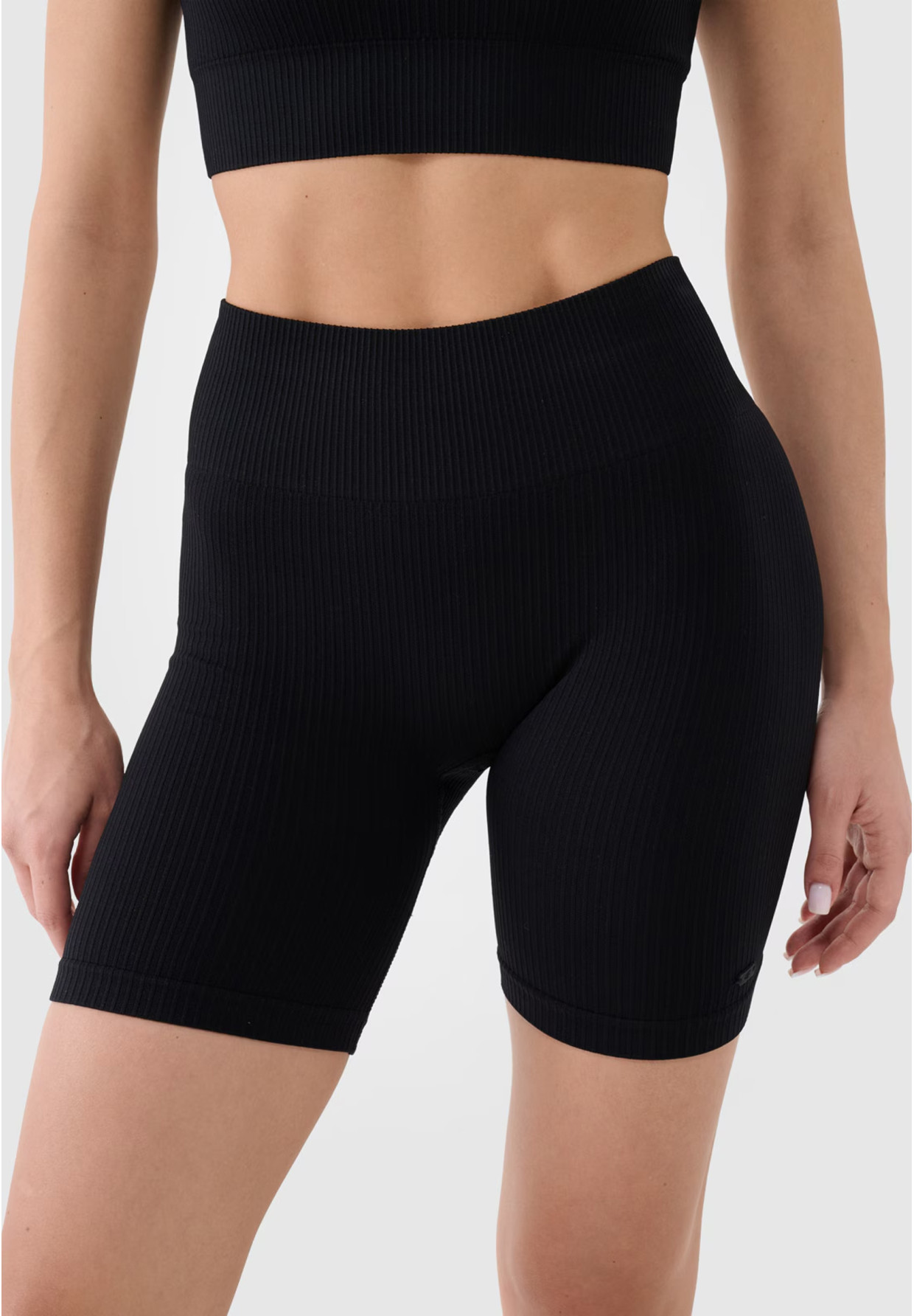 Kolarki Damskie 4F Sportowe Legginsy Spodenki Krótkie Treningowe Czarne 4FWSS25TFSTF014