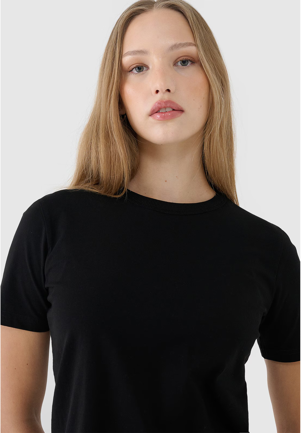 Koszulka Damska 4F T-shirt Regular Basic Czarna 4FWSS25TTSHF1991