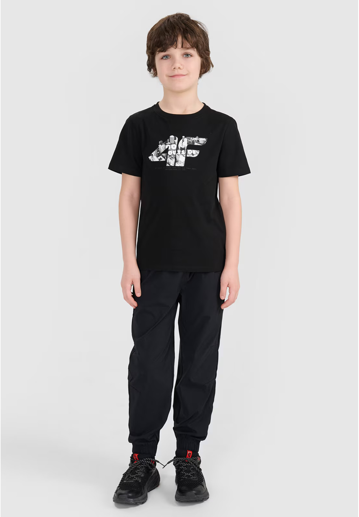 Koszulka Chłopięca 4F T-shirt Z Nadrukiem Czarny 4FJRSS24TTSHM2210