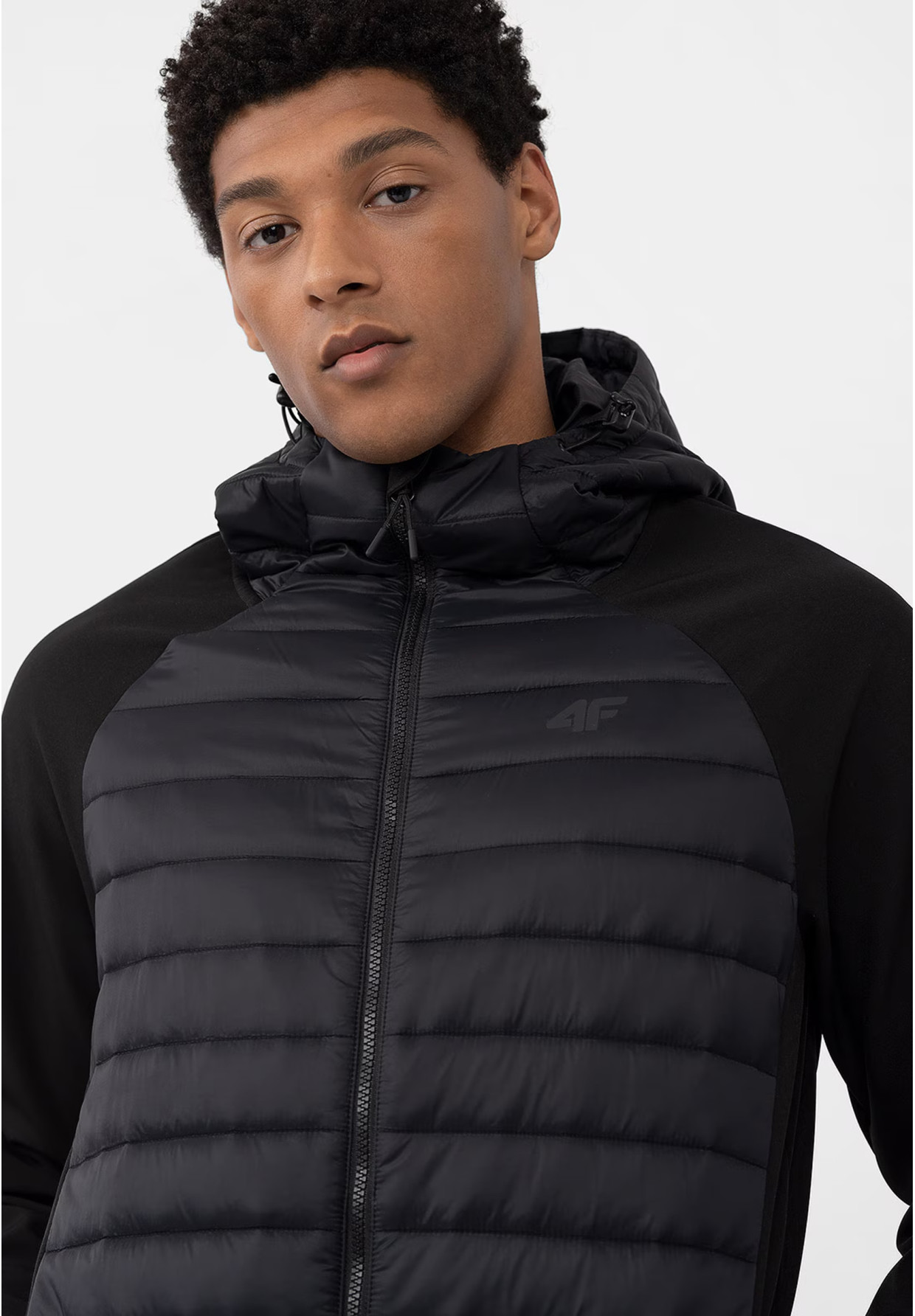 Kurtka Męska 4F Softshell Wiatroodporna Z Kapturem Czarna 4Faw21TSOFM096