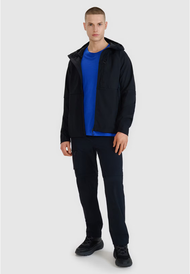 Kurtka Męska 4F Softshell Wiatroodporna Z Kapturem Czarna 4FWSS25TSOFM313