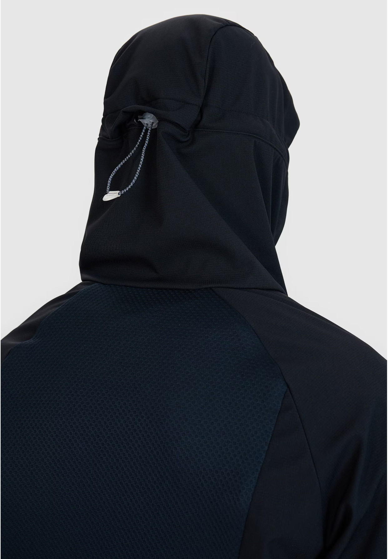 Kurtka Męska 4F Softshell Wiatroodporna Z Kapturem Czarna 4FWSS25TSOFM313