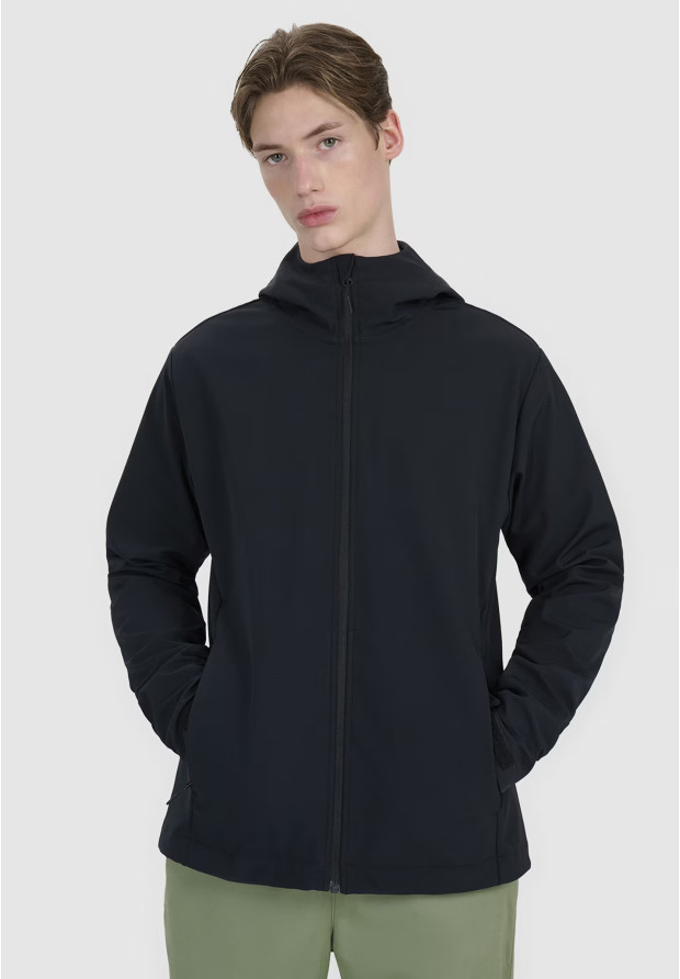 "Męska kurtka softshell 4F czarna z membraną NeoDry"