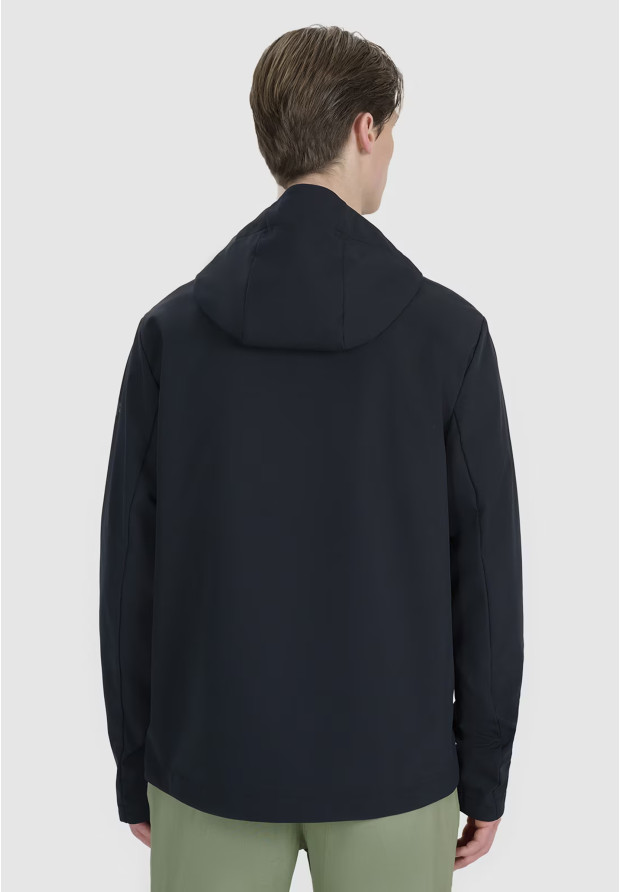 Kurtka Męska 4F Softshell Wiatroodporna Z Kapturem Czarna 4FWSS25TSOFM324