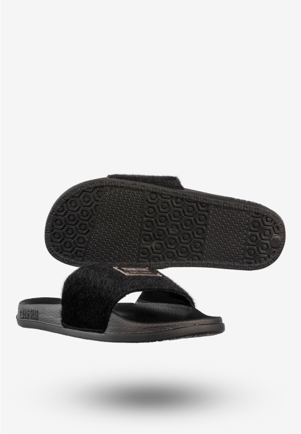 Klapki Damskie BIG STAR Buty Z Futerkiem Czarne SS274716