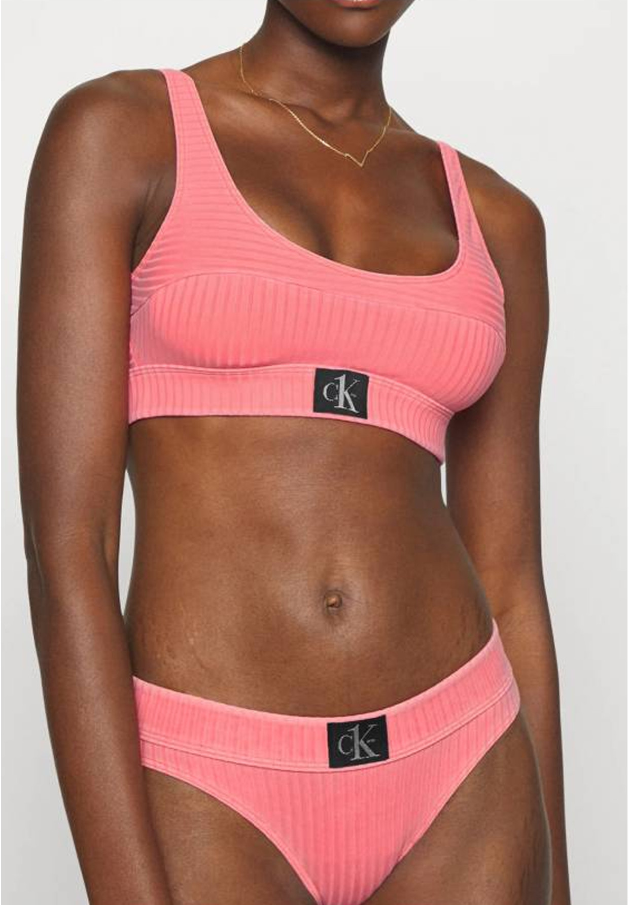 Biustonosz Damski Góra od Bikini Calvin Klein Top Usztywniany Różowy