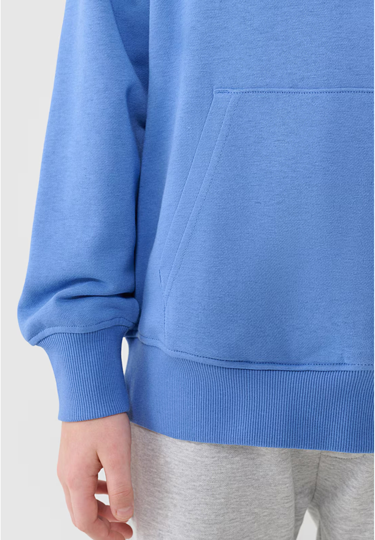 Bluza Chłopięca 4F Niebieska z Kapturem Oversize 4FJWSS25TSWSM1712