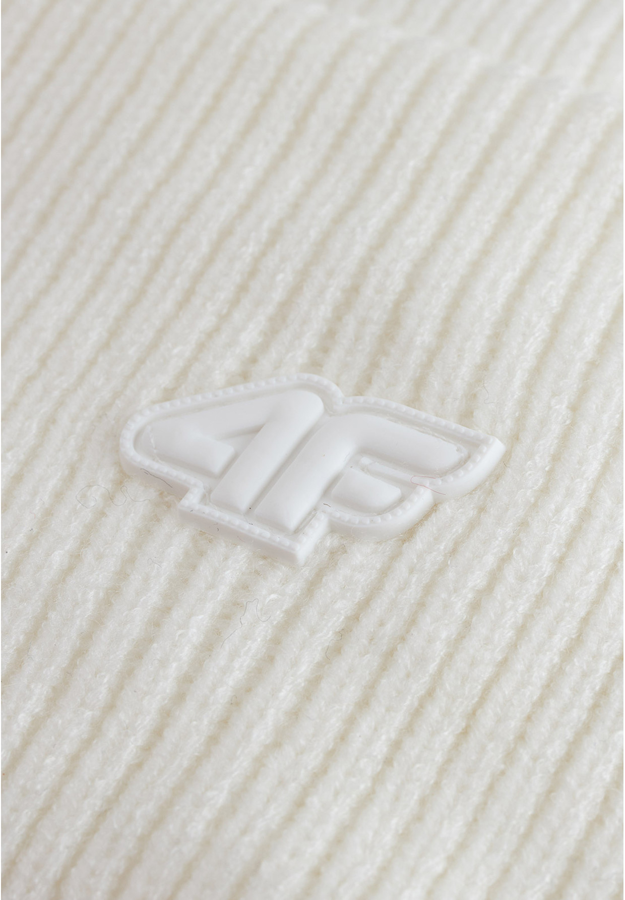 Czapka 4F Zimowa Beanie Uniseks Złamana Biel 4FWAW25ACAPU562
