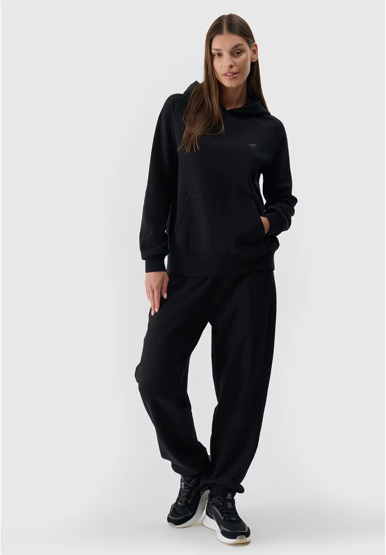 Bluza Damska 4F Dresowa Sportowa Nierozpinana Czarna 4FWMM00TSWSF1764