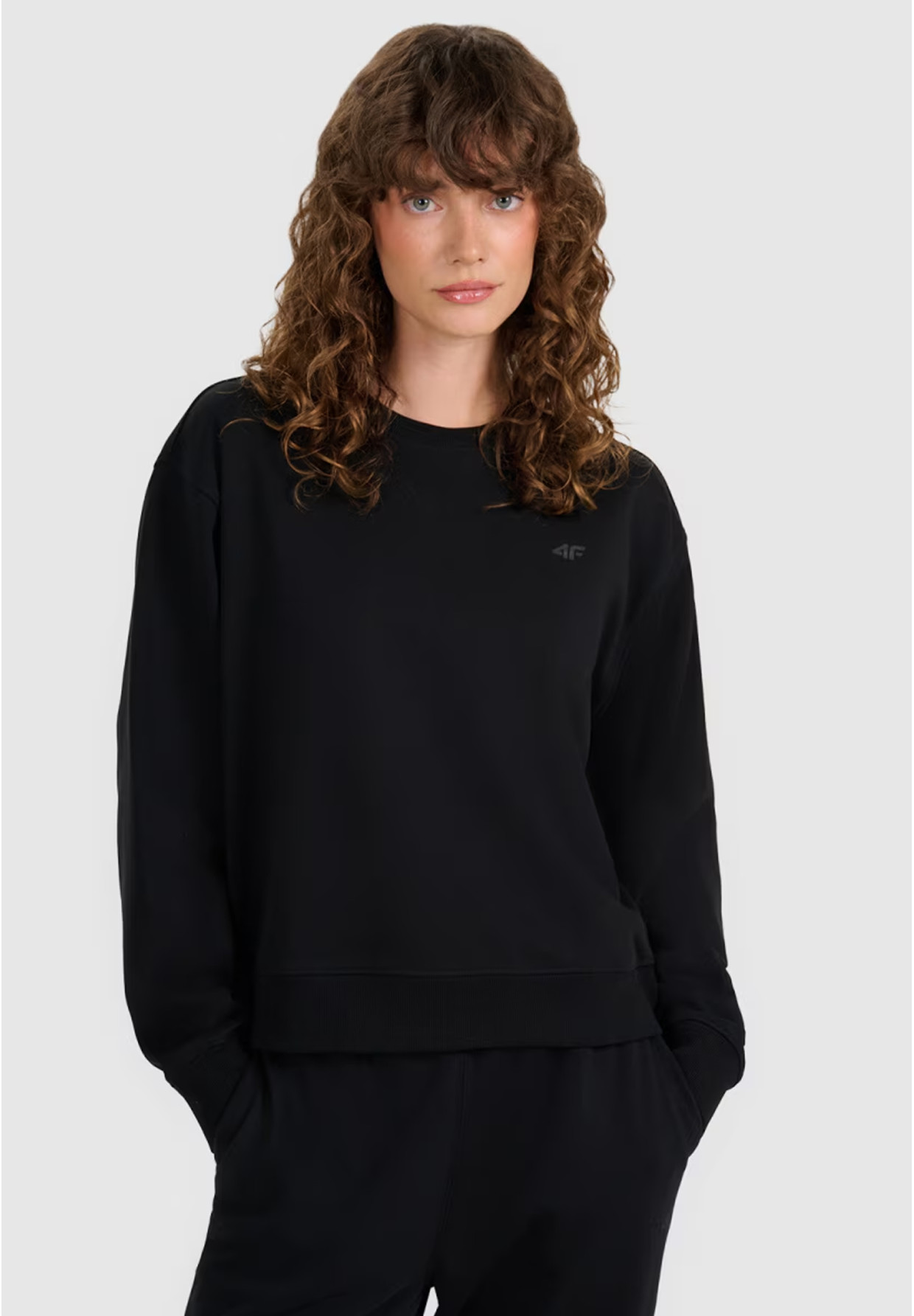 Bluza Damska 4F Dresowa Sportowa Nierozpinana Bez Kaptura Czarna 4FWMM00TSWSF1765