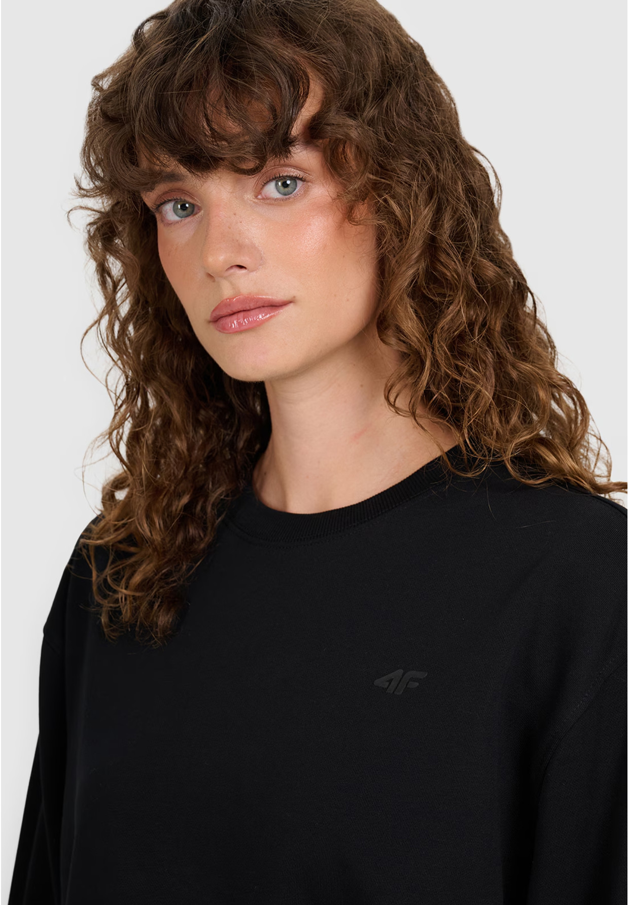 Bluza Damska 4F Dresowa Sportowa Nierozpinana Bez Kaptura Czarna 4FWMM00TSWSF1765