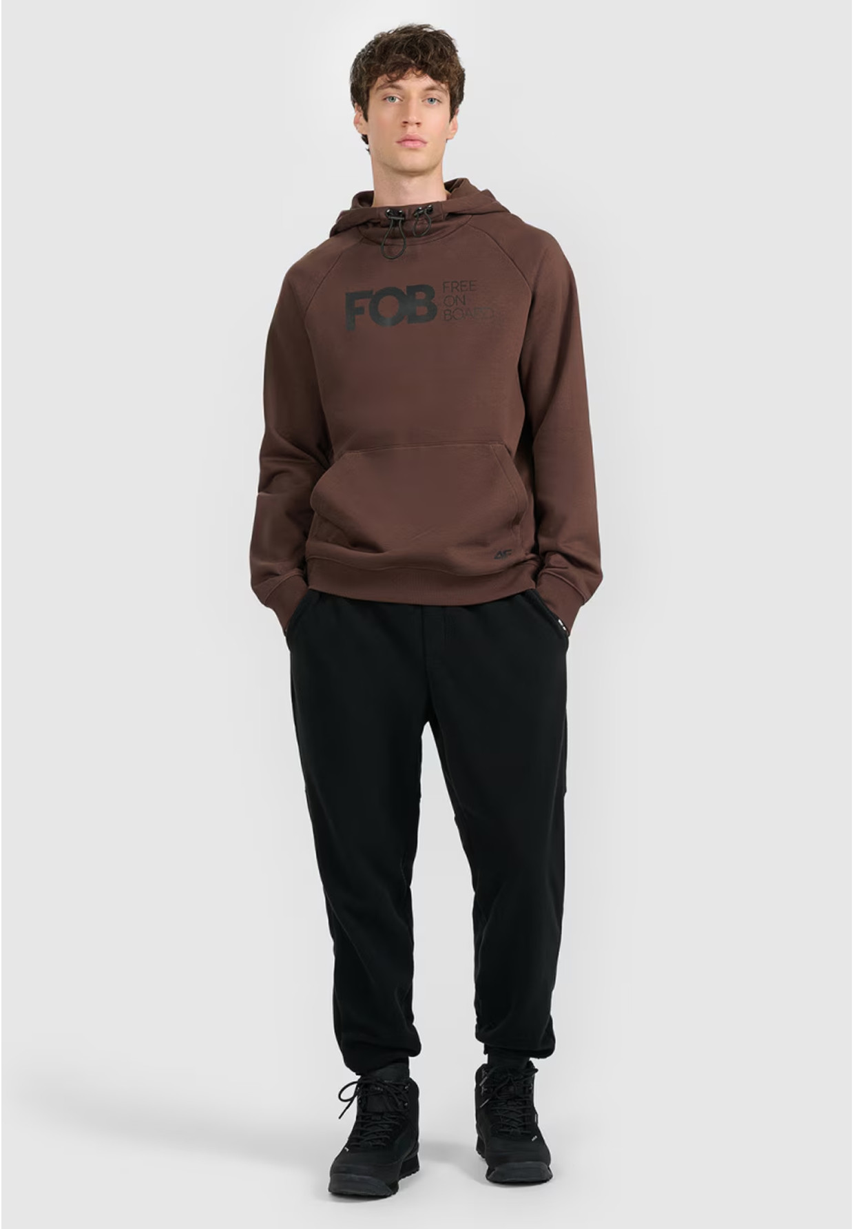 Bluza Męska 4F Z Kapturem Nierozpinana Z Nadrukiem Brązowa 4FWAW25TSWSM2390