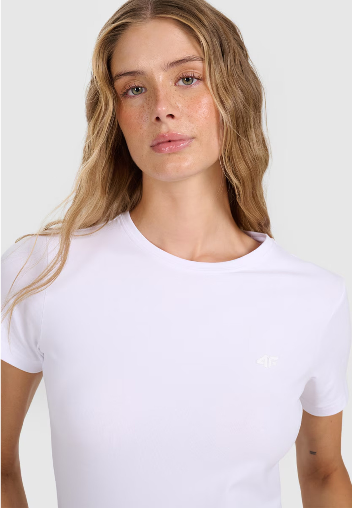 Koszulka Damska 4F T-shirt Slim Fit Gładki Biały 4FWMM00TTSHF2255