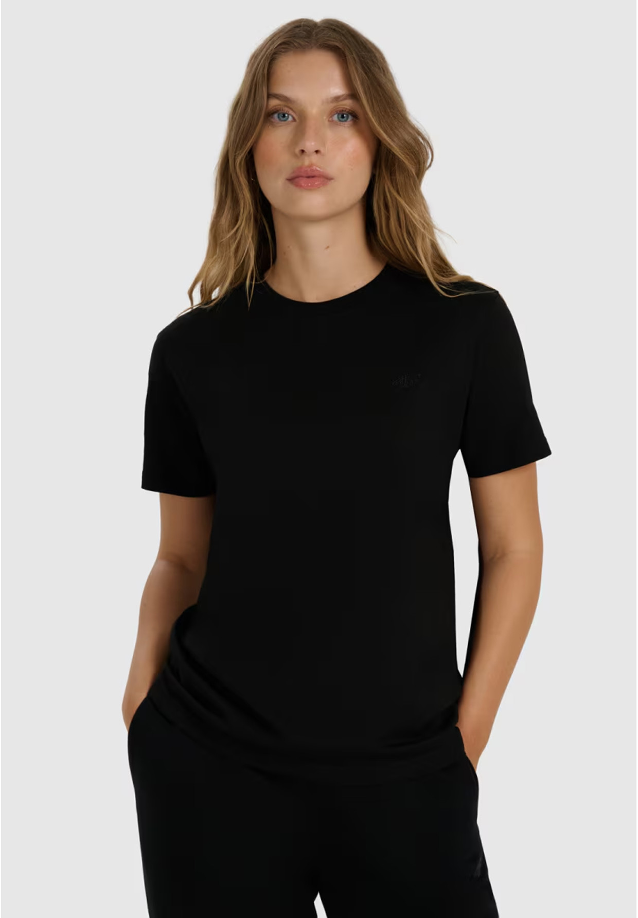 Koszulka Damska 4F T-shirt Regular Gładki Czarny 4FWAW25TTSHF2970