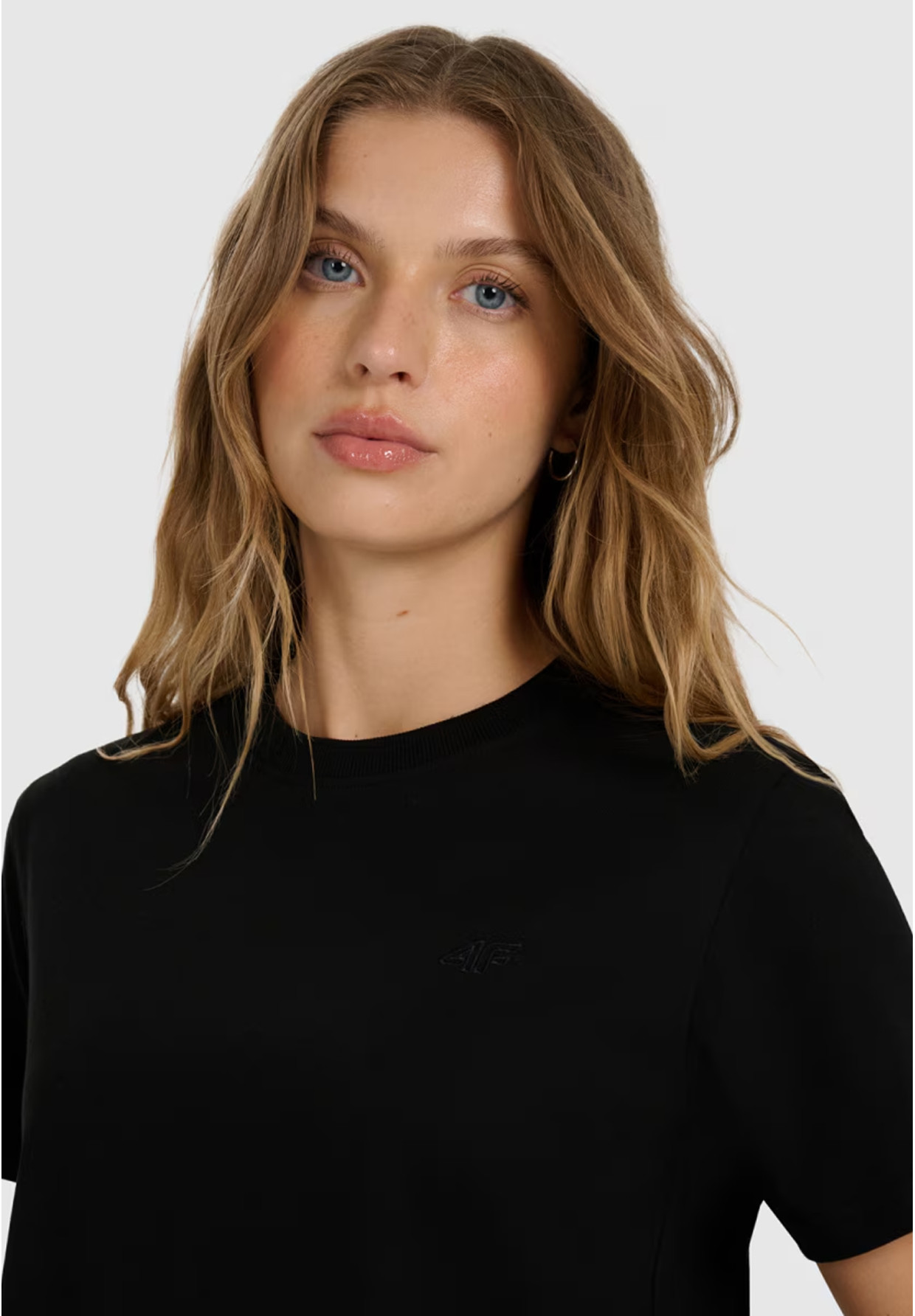 Koszulka Damska 4F T-shirt Regular Gładki Czarny 4FWAW25TTSHF2970