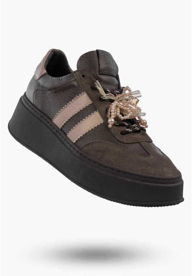 Skórzane sneakersy damskie CheBello z perłami
