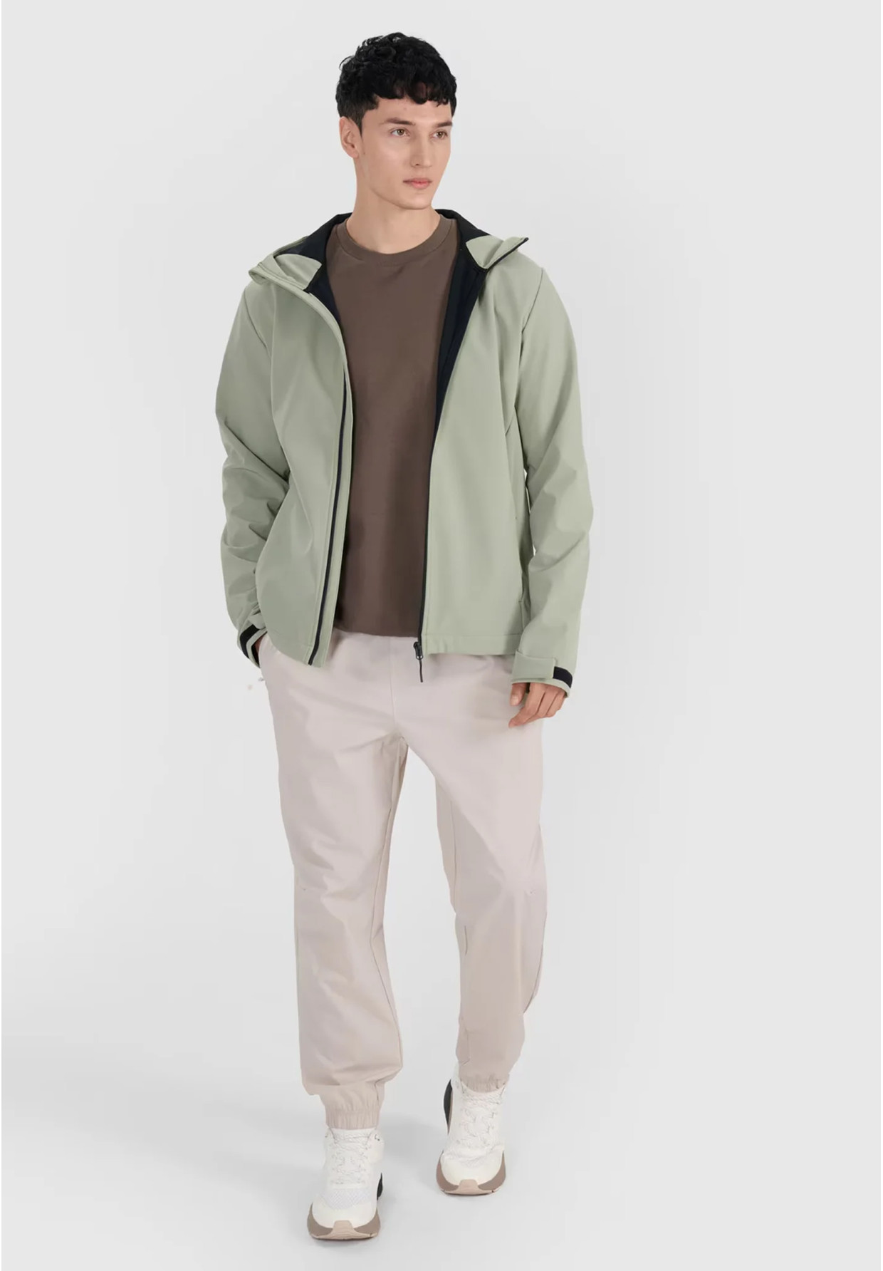 Kurtka Męska 4F Softshell Wiatroodporna Z Kapturem Oliwkowa 4FWSS25TSOFM324