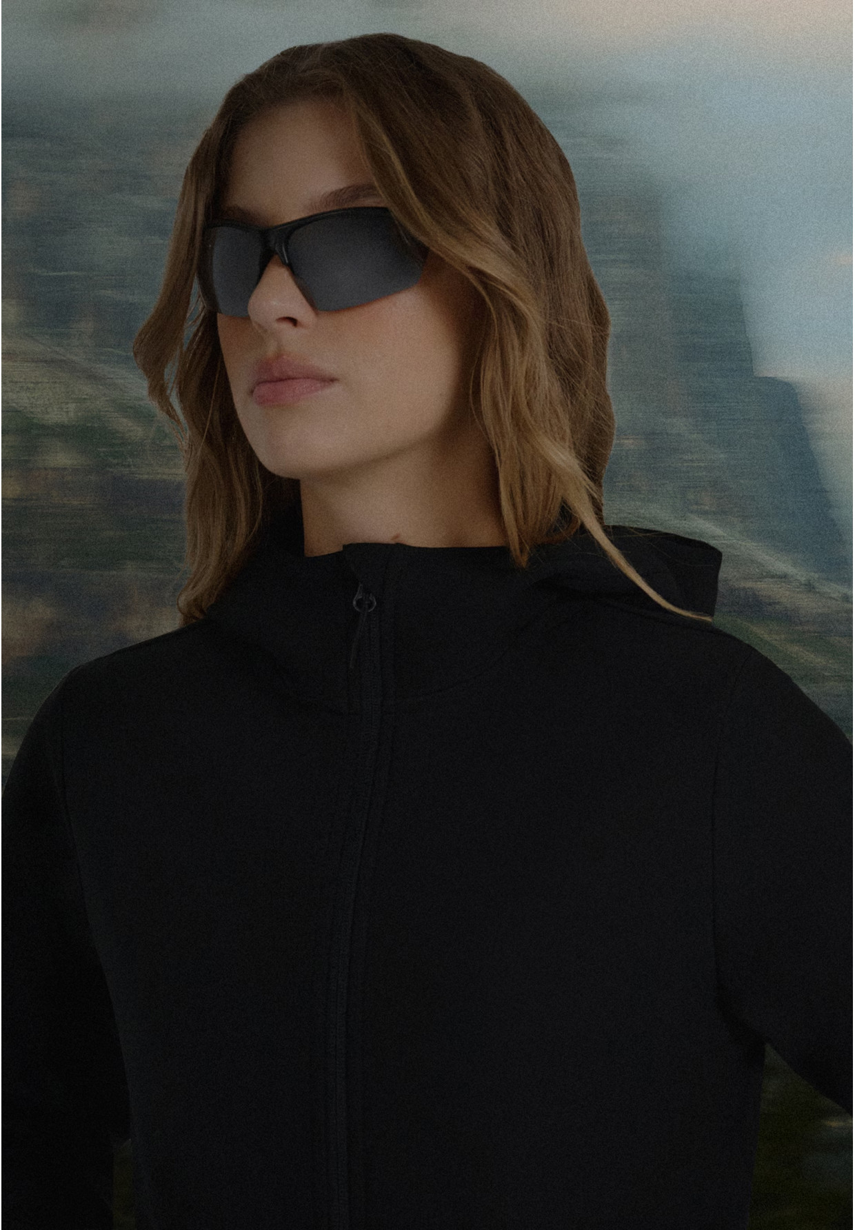 Kurtka Damska 4F Softshell Sportowa Z Kapturem Przejściowa Czarna 4FWAW25TSOFF359