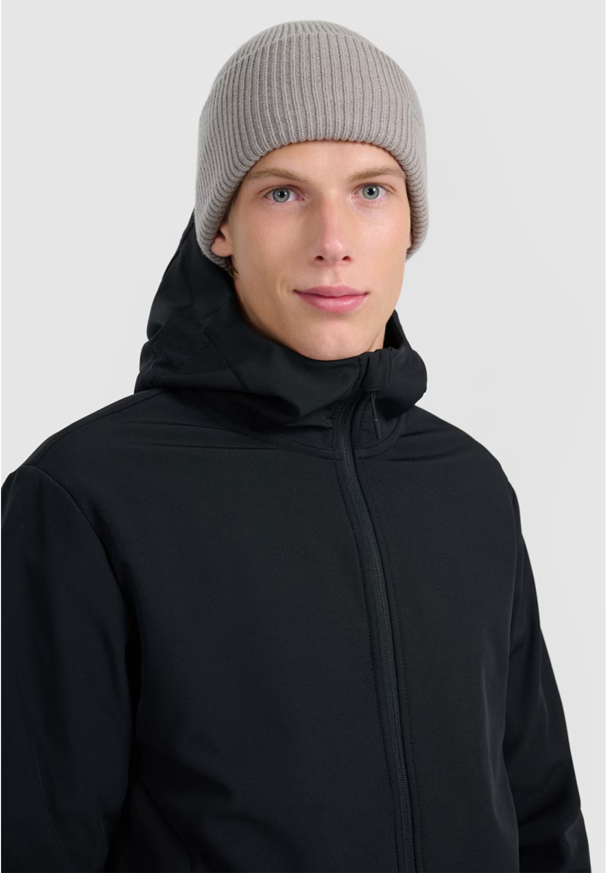 Kurtka Męska 4F Softshell Wiatroodporna Z Kapturem Czarna 4FWAW25TSOFM362