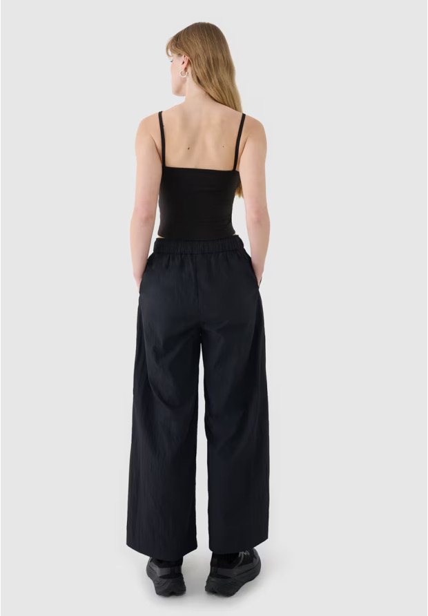 Crop-top Damski 4F Slim Fit Koszulka Na Ramiączkach Czarna 4FWSS25TSLEF127