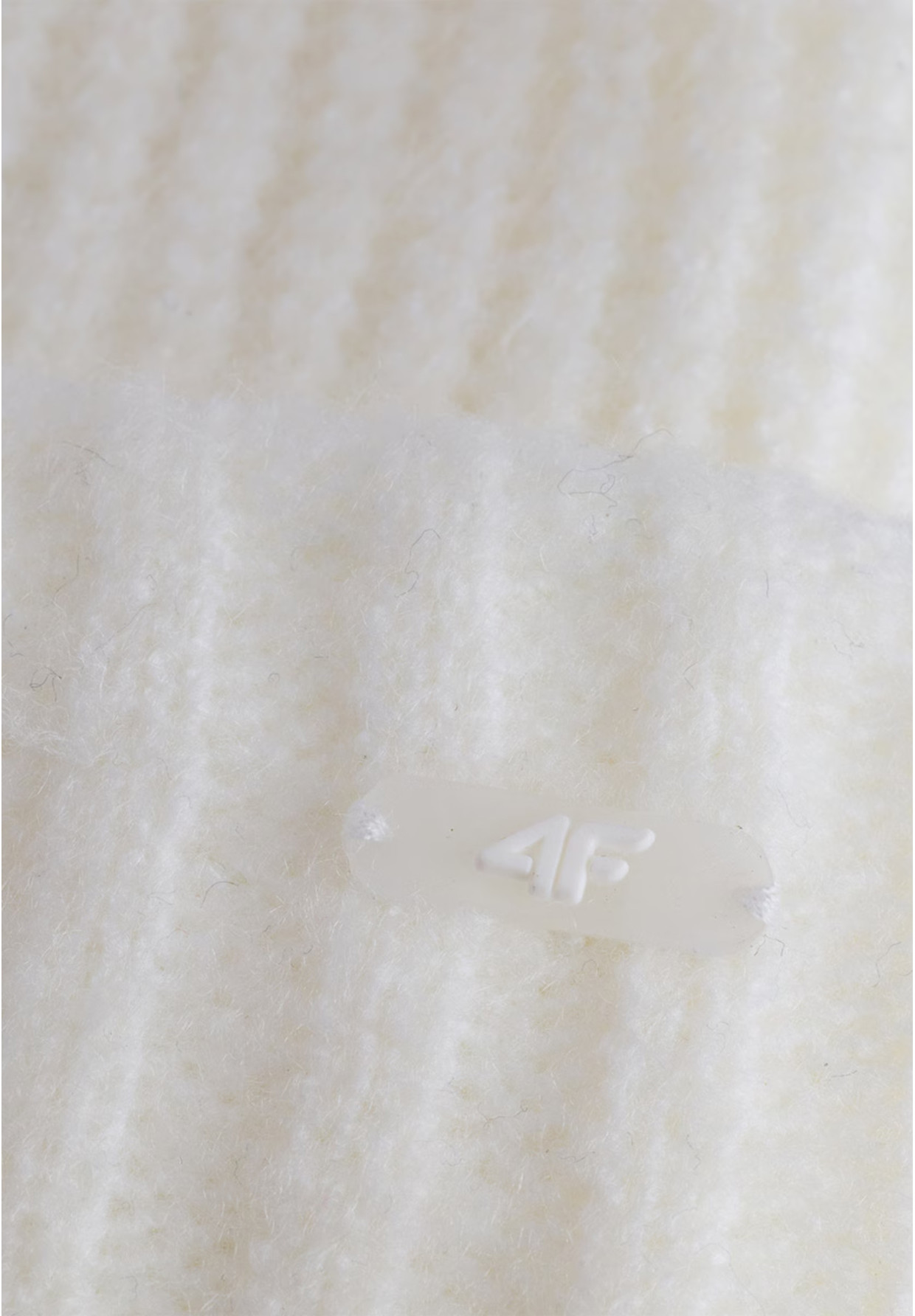 Czapka Damska 4F Zimowa Beanie Klasyczna Beżowa 4FWAW25ACAPF568
