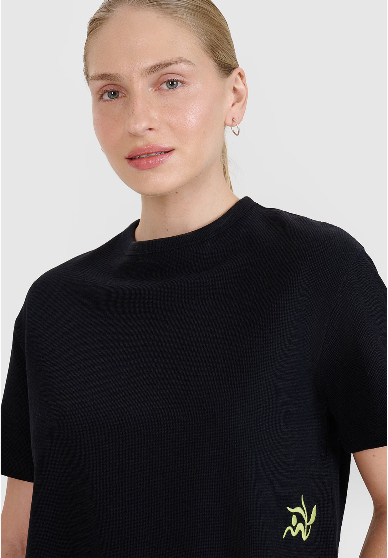 T-shirt Damski 4F Crop-top Koszulka z waflowej dzianiny Czarna Crop-top 4FWSS25TTSHF1977