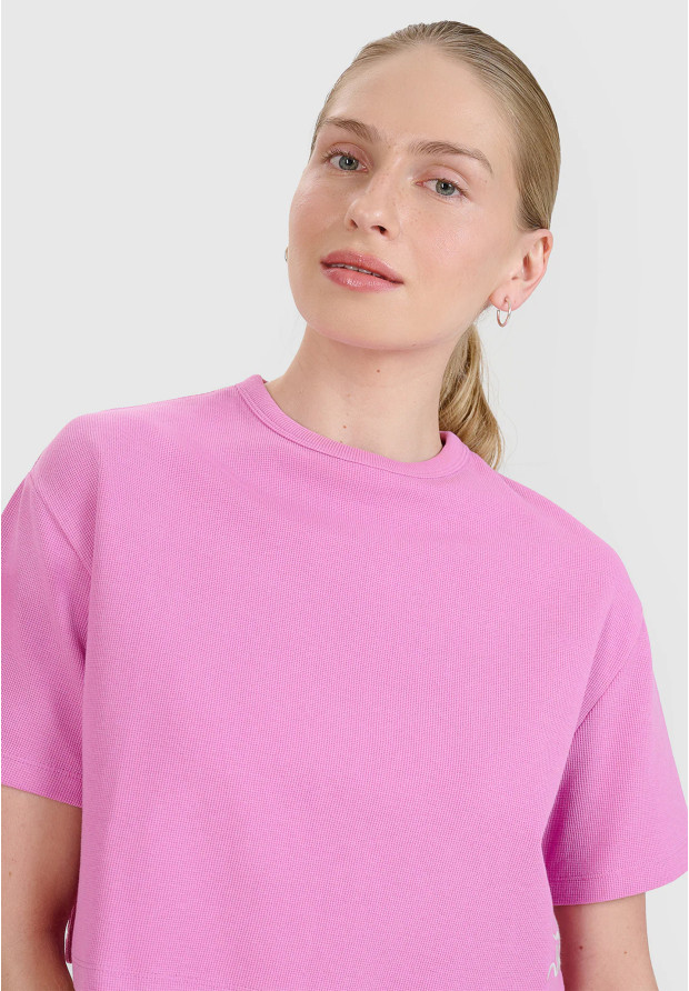 T-shirt Damski 4F Crop-top Koszulka z waflowej dzianiny Różowa Crop-top 4FWSS25TTSHF1977
