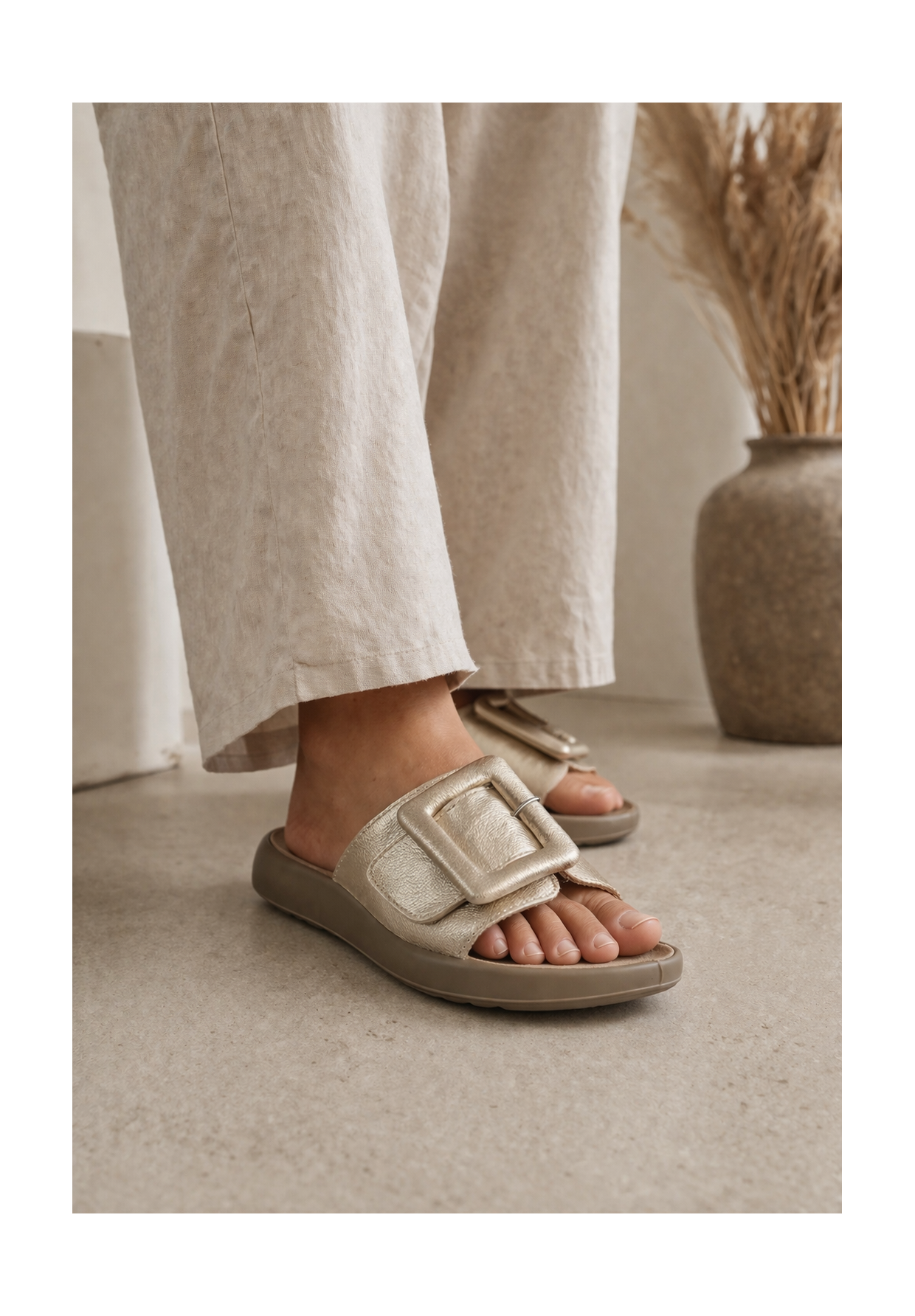 Klapki Damskie Skórzane Buty Eleganckie Letnie Złote IGI&CO 1179400