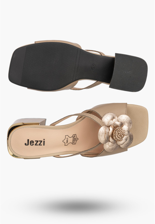 Klapki Na Obcasie Skórzane Damskie Buty Eleganckie Z Kwiatkiem Beżowe Jezzi