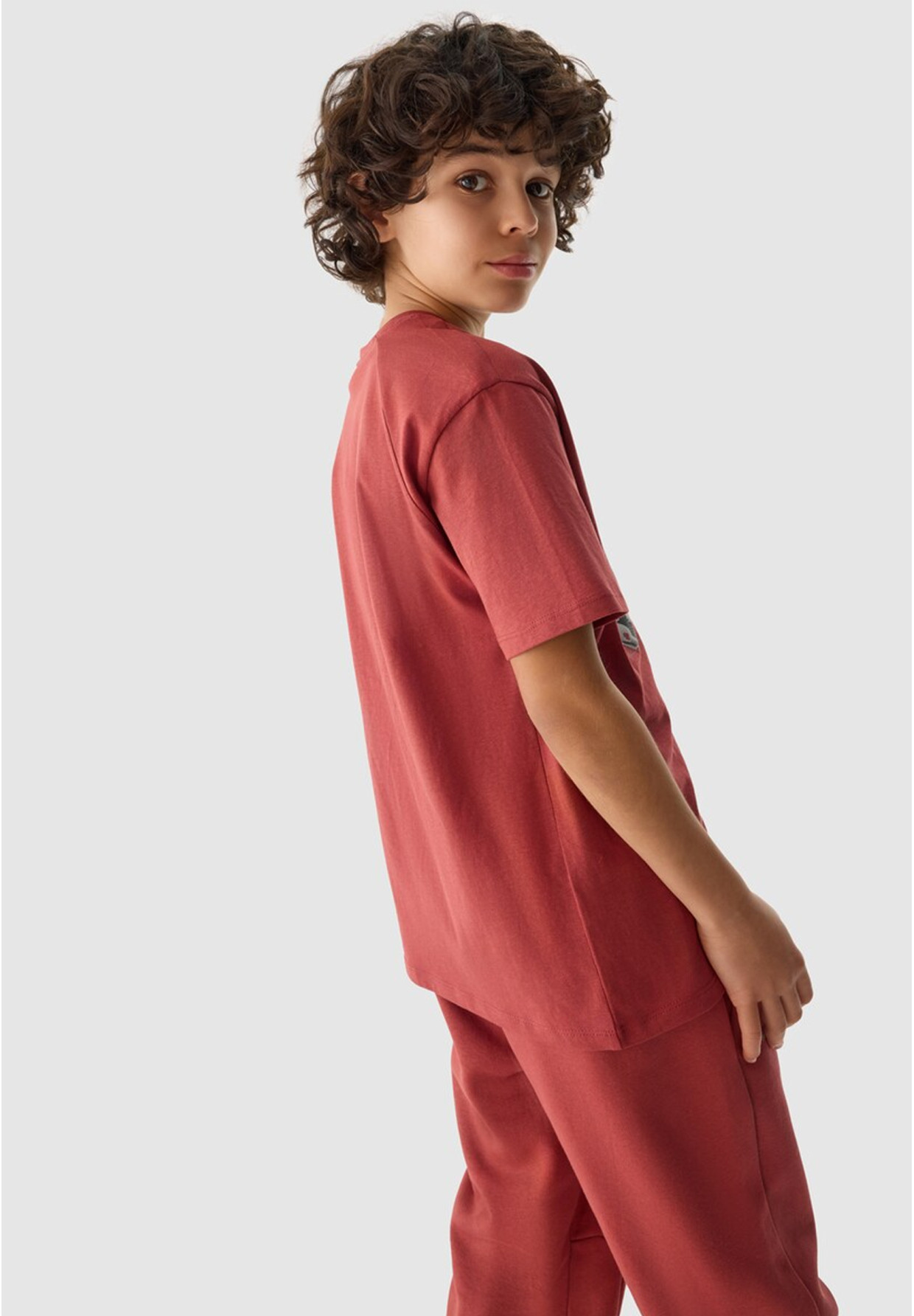 Koszulka Chłopięca 4F T-shirt Z Nadrukiem Sportowy Oversize Czerwony 4FJRSS24TTSHM1516