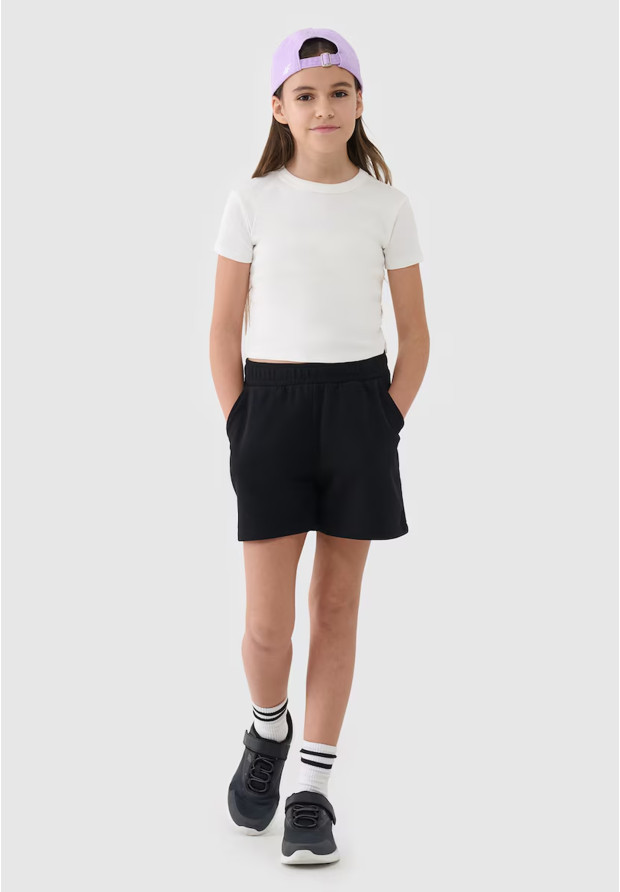Spodenki Dresowe Dziewczęce 4F Luźne Oversize Przed Kolano Czarne 4FJWSS25TSHOF470