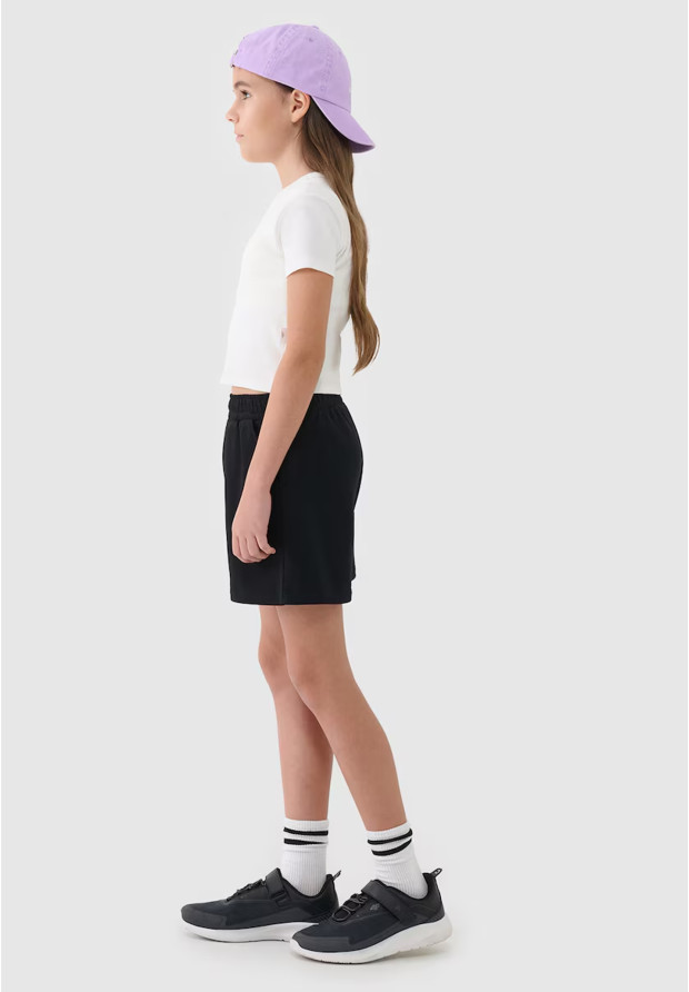Spodenki Dresowe Dziewczęce 4F Luźne Oversize Przed Kolano Czarne 4FJWSS25TSHOF470