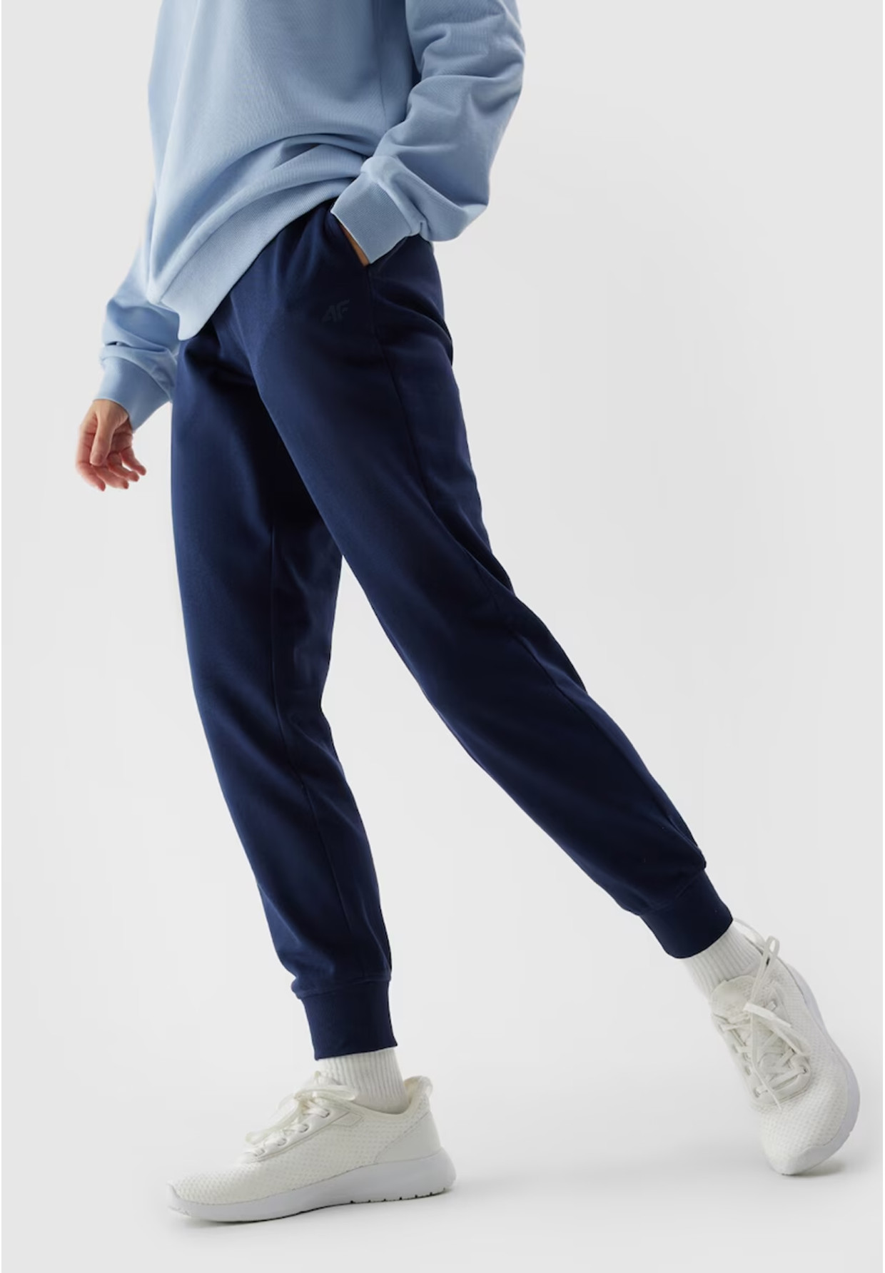 Spodnie Damskie Dresowe 4F Joggery Dresy Sportowe Granatowe 4FWSS24TTROF606