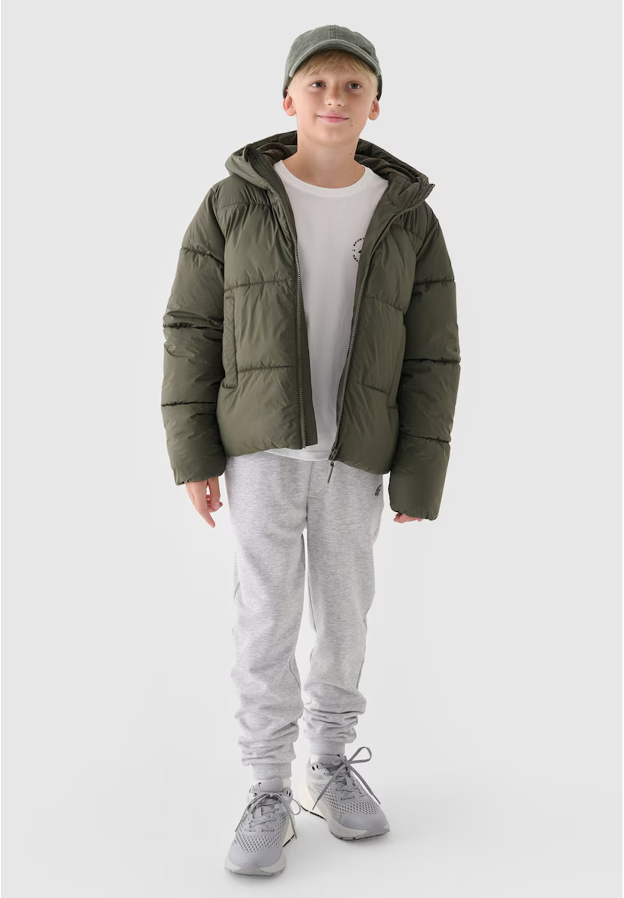 Kurtka Chłopięca 4F Puchowa Oversize Z Kapturem Pikowana Khaki 4FJWAW24TDJAM463