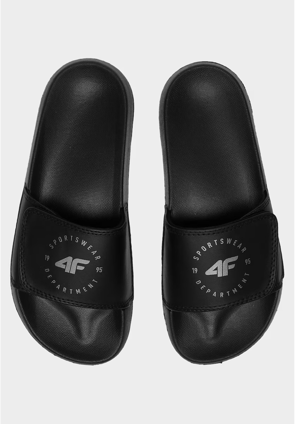 Klapki Chłopięce 4F Buty Basenowe Lekkie EVA Z Logo Czarne 4FJMM00FFLIM043A