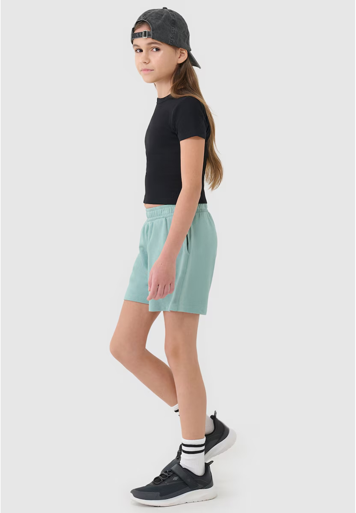 Spodenki Dresowe Dziewczęce 4F Luźne Oversize Przed Kolano Turkusowe 4FJWSS25TSHOF470
